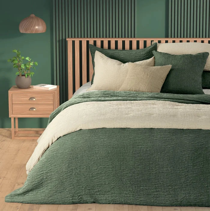 Luxurious queen-size pillow sham