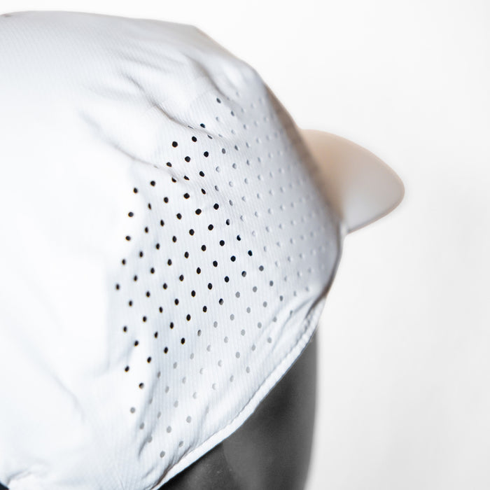 ON RUNNING LIGHTWEIGHT CAP OLD PEAK