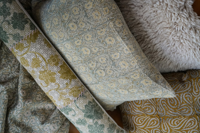 Vine Extra Thin Lumbar Pillow