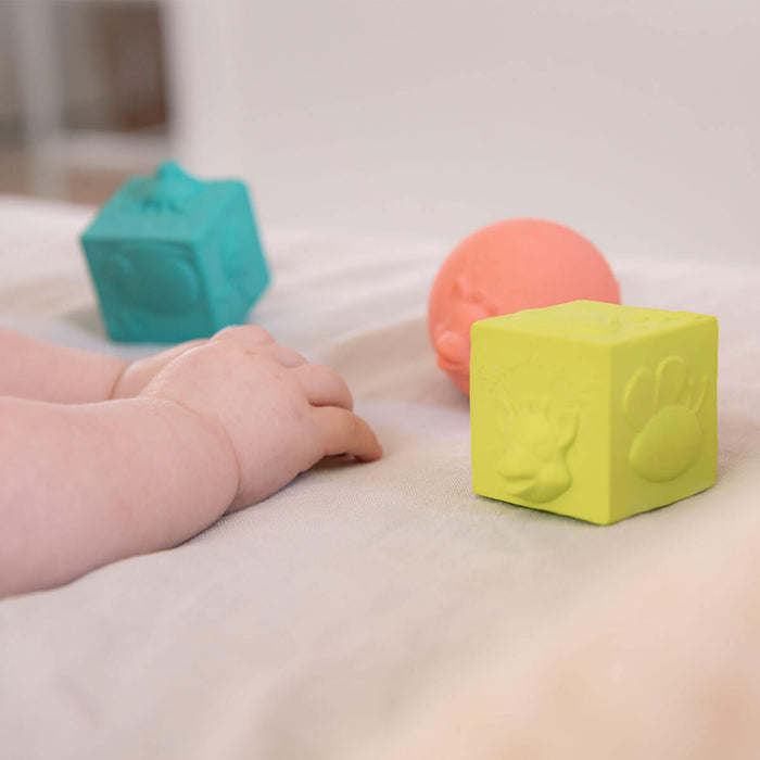 Balls & Cubes