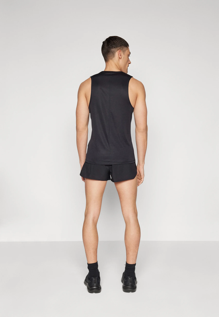 ASICS CORE SPLIT SHORT PERFORMANCE BLACK HOMBRE