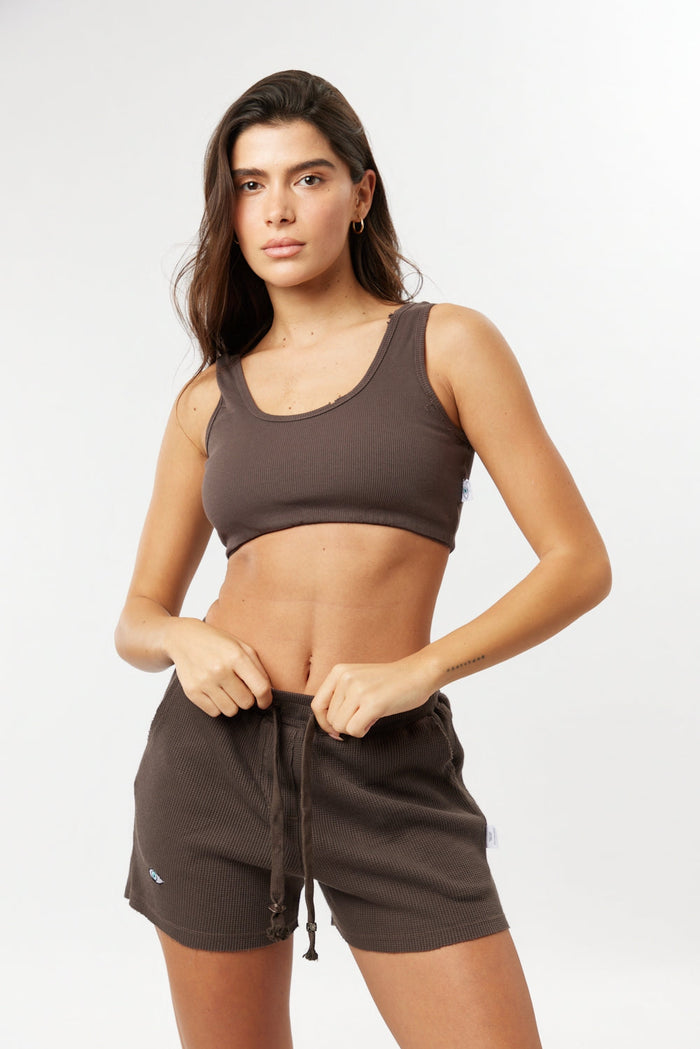 Essential Ribbed Crop Top – Brown