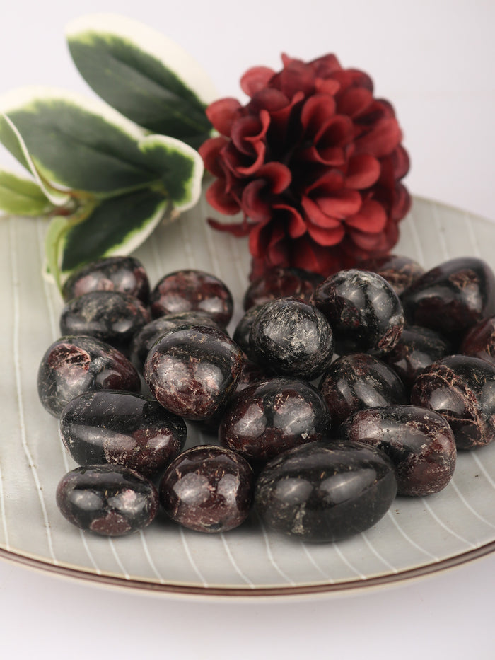 Garnet - Tumbled | One Colour-Image 1