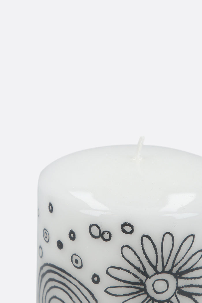 graphic printed medium candle