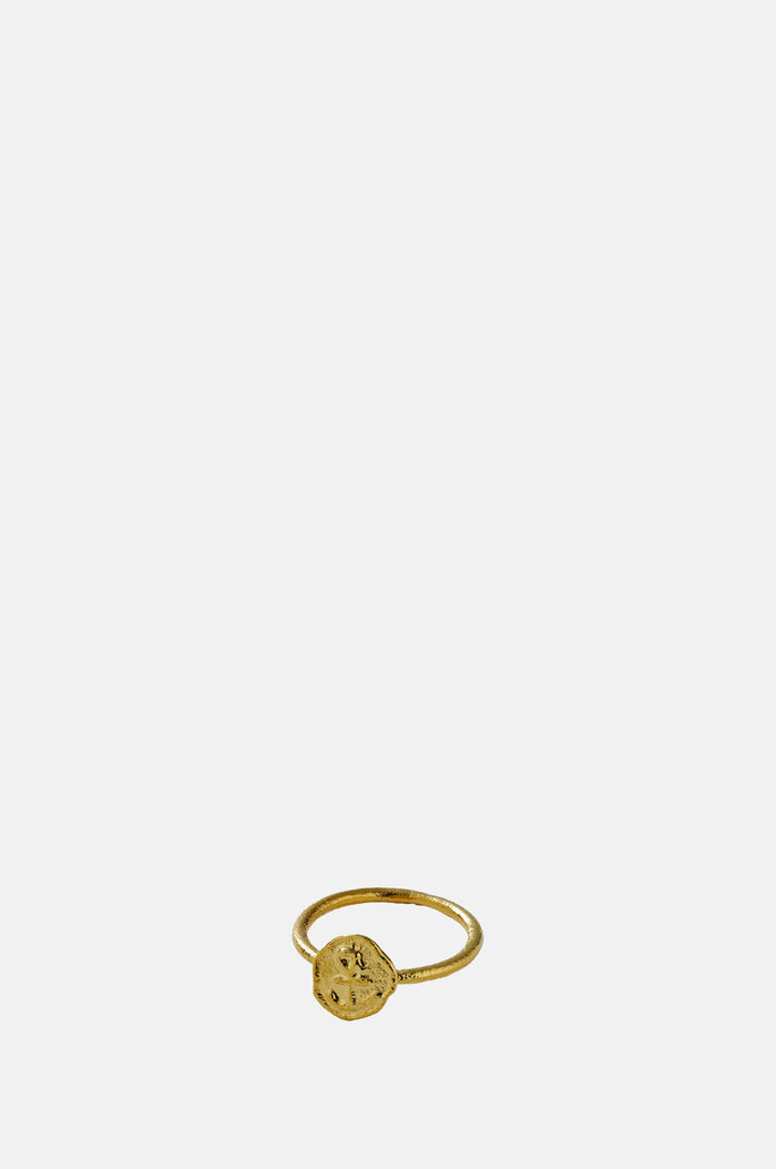 Alex Monroe Mudlarked Anchor Token Stacker Ring Gold.