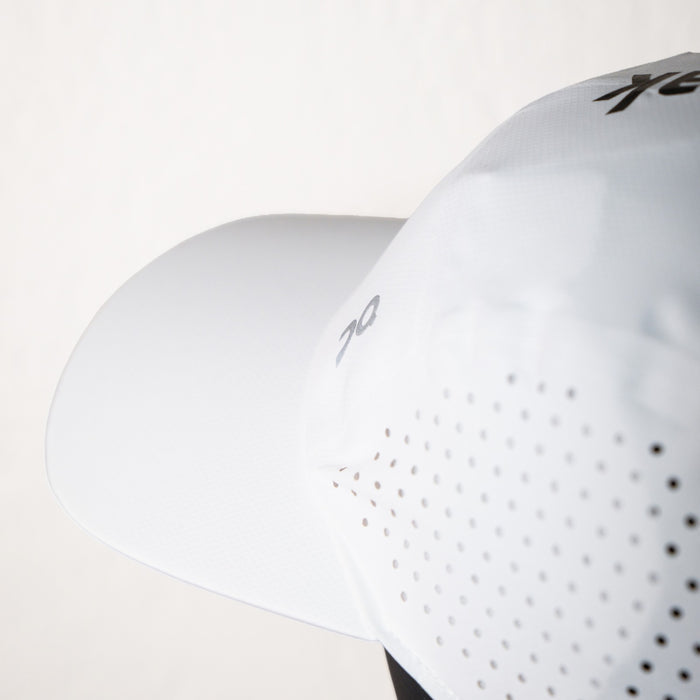 ON RUNNING LIGHTWEIGHT CAP OLD PEAK