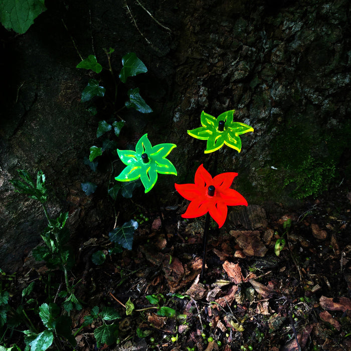 Small Garden Décor Ornaments Set of 3 'Lotus'
