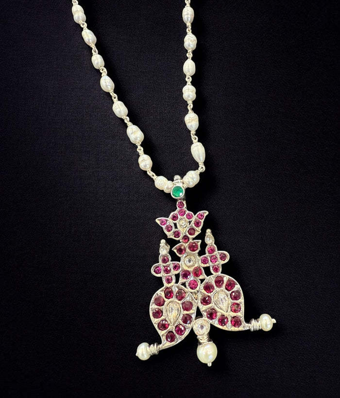 The Amrapushpa Silver Pearl Necklace & Earrings