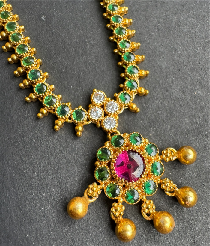 The Arunika Silver Necklace & Earrings (Green)