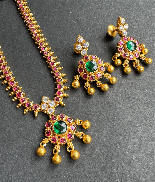 The Arunika Silver Necklace & Earrings (Red)