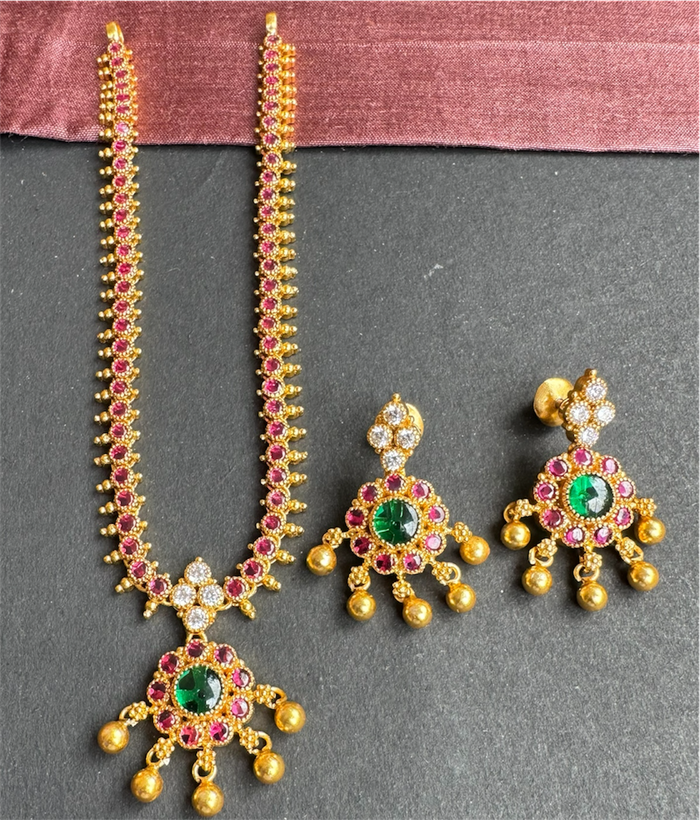 The Arunika Silver Necklace & Earrings (Red)