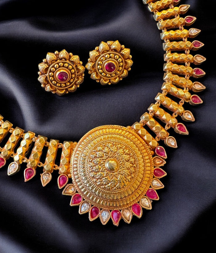 The Avni Silver Necklace & Earrings
