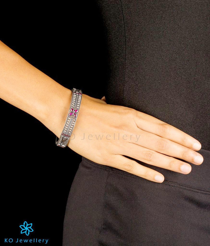 The Mithila Silver Kempu Bangle - Single (Oxidised/Size/2.2/2.4/2.6/2.8)