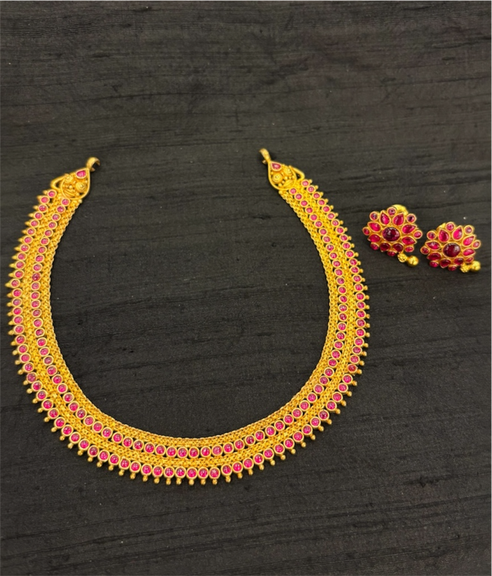 The Sarika Silver Kemp Necklace & Earrings