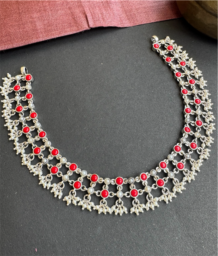 The Sayami Silver Coral Mesh Necklace(Oxidised)