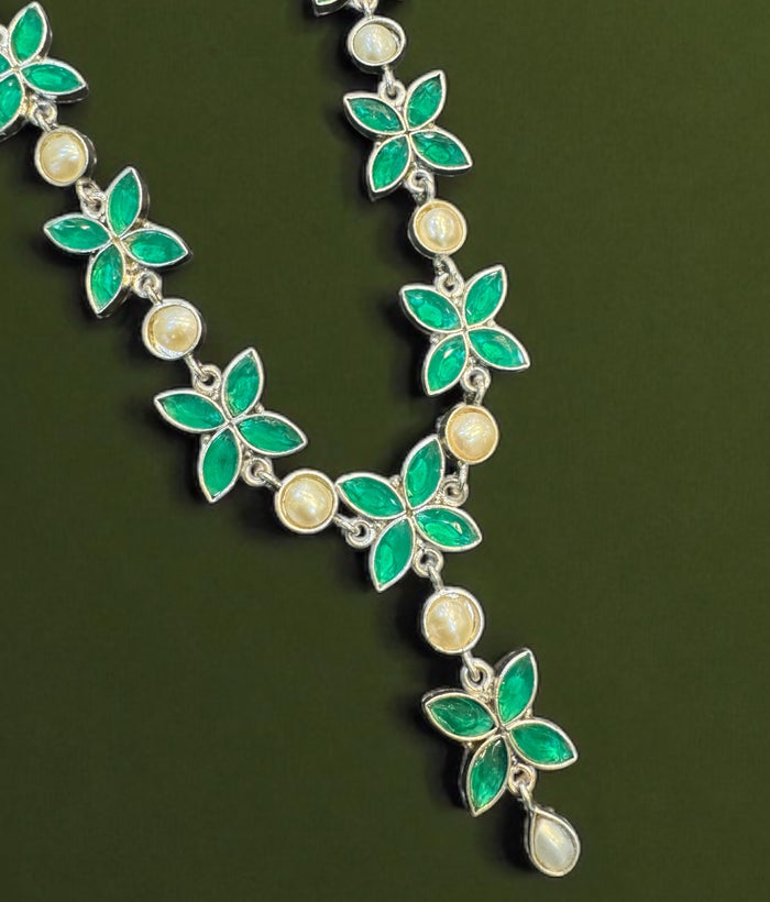 The Soha Silver Polki Necklace & Earrings (Green)