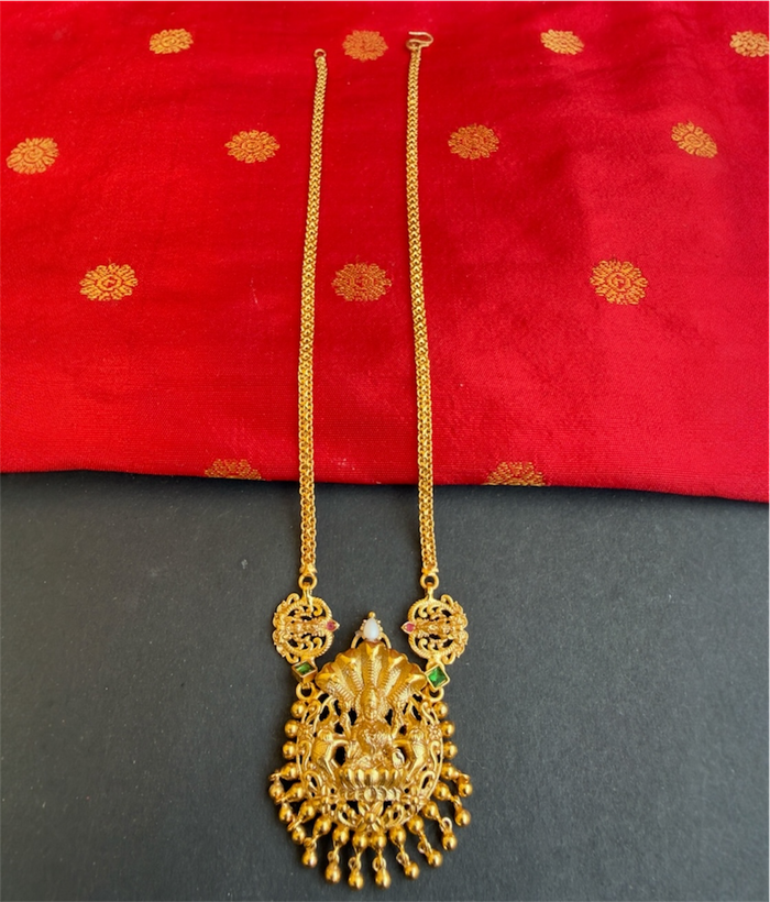The Sriya Lakshmi Silver Green Kemp Necklace & Earrings