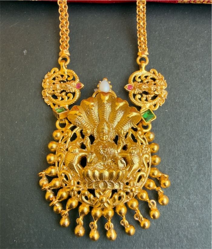 The Sriya Lakshmi Silver Green Kemp Necklace & Earrings