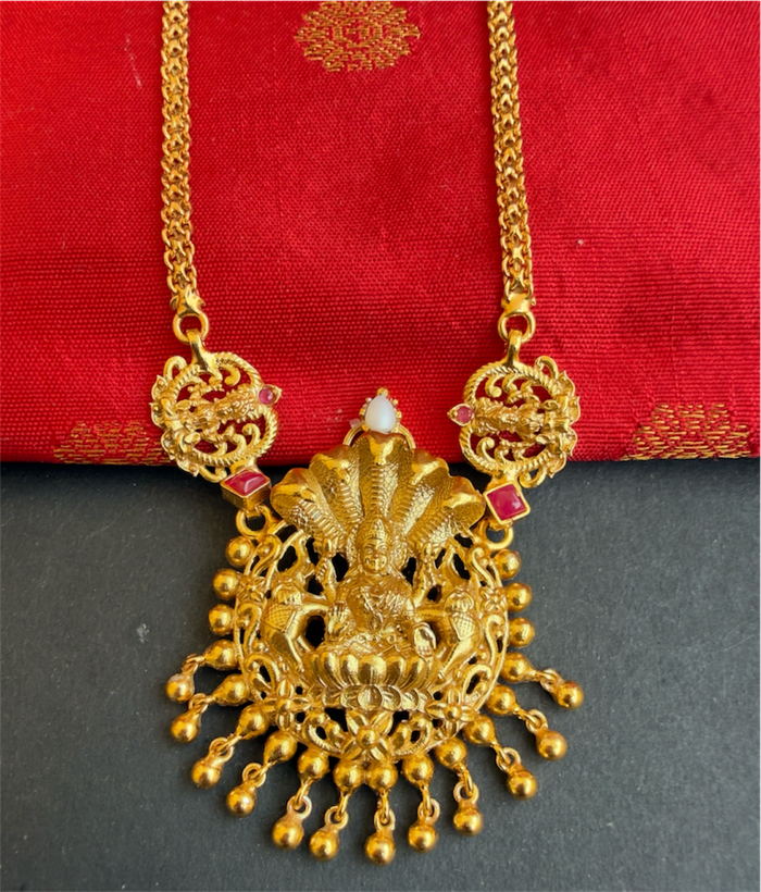 The Sriya Lakshmi Silver Kemp Necklace & Earrings