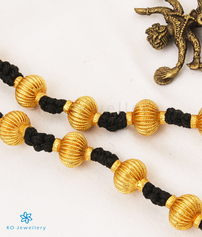 The Vaishnavi Jomale Silver Necklace (Black/Medium)